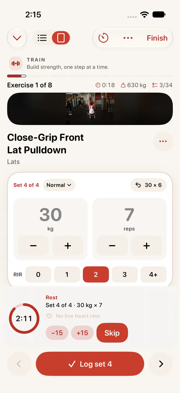 The workout screen: Close-Grip Front Lat Pulldown, set 4 of 4 at 30 kg for 7 reps with RIR 2 picked, a rest ring counting down 2:11 and a red Log set 4 button.